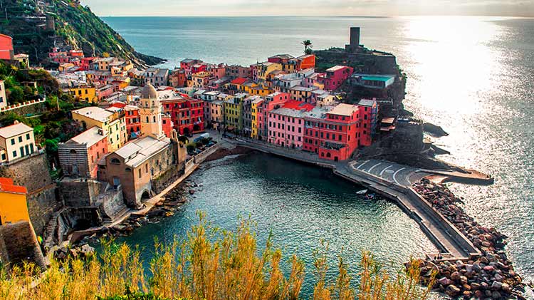 Cinque Terre Overnight Hiking Trip